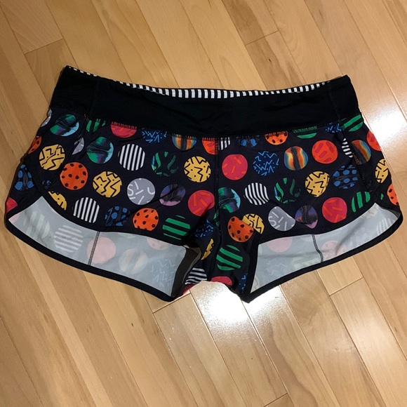 lululemon athletica Pants - 🌟HostPick🌟Colourful Circles Lululemon Seawheeze Speed shorts 2.5 in - size 12